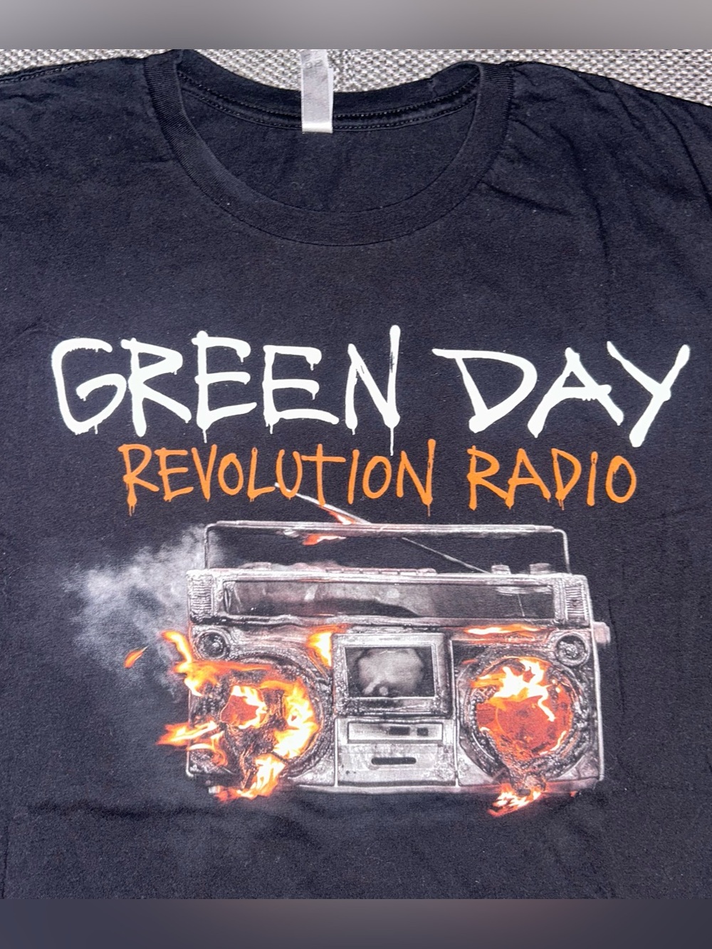 Rare Green Day Revolution Radio 2017 Band Concert Tour Tee - Black